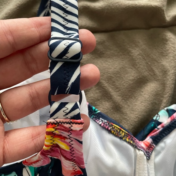 2 EUC underwire, one-piece swimsuits - Picture 5 of 11